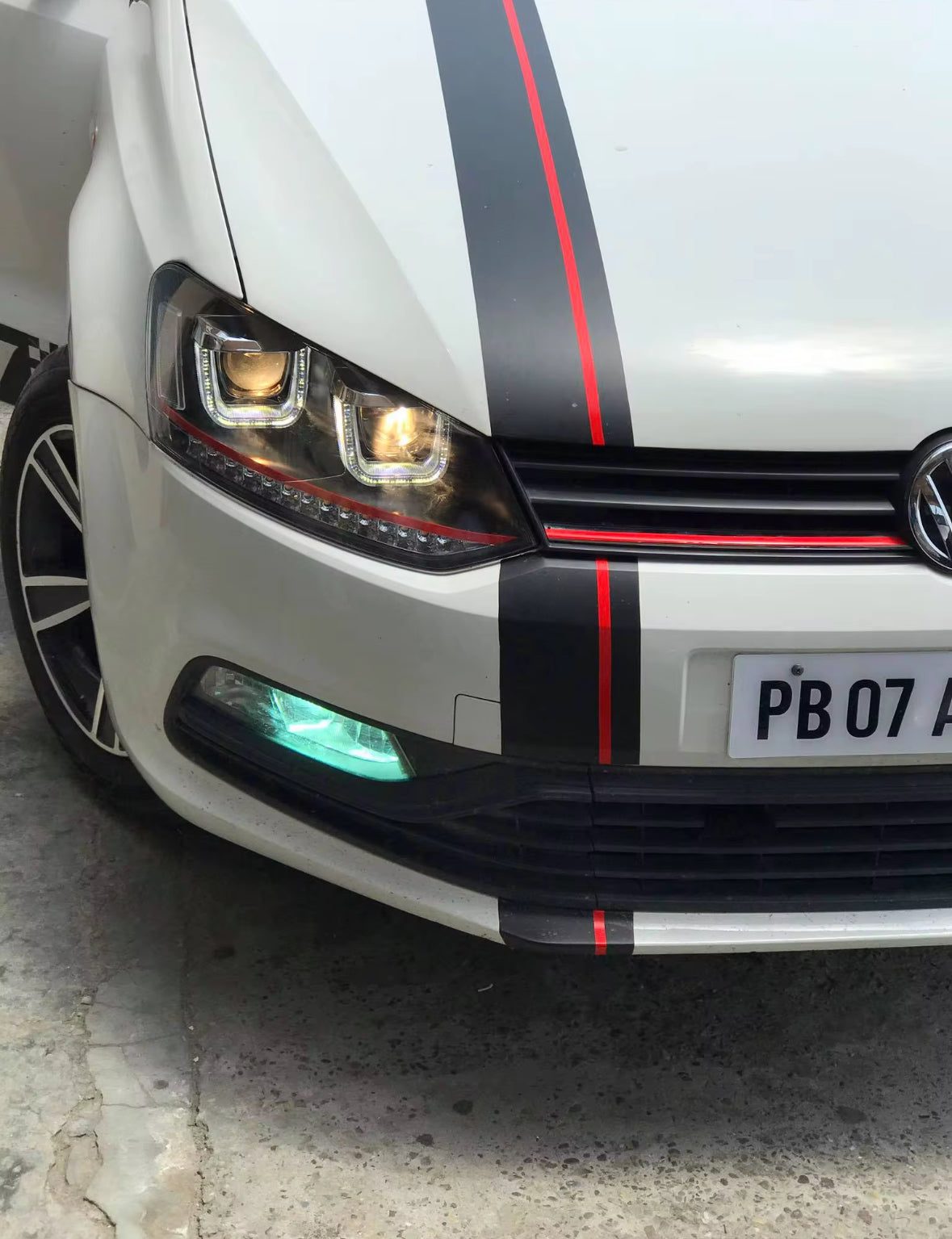 Polo UU Style Red Line Projector Headlights