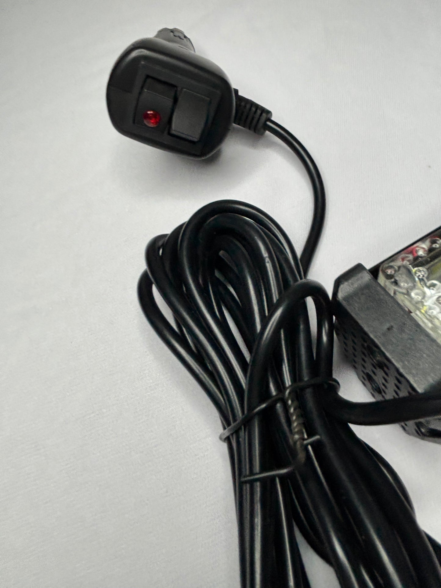 Cigarette port bar light flasher